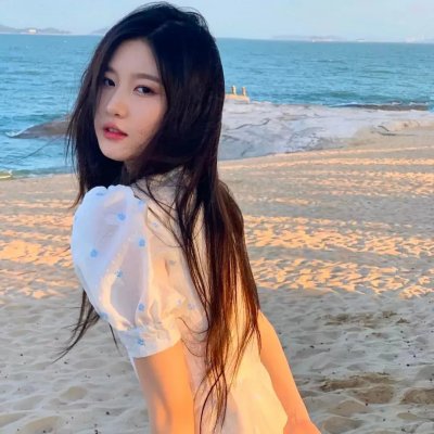 街上流行红裙子